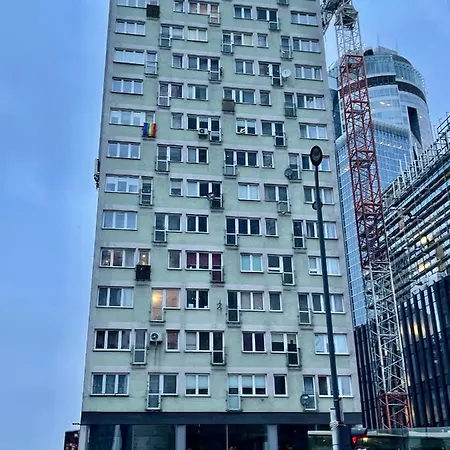 Super Rondo Onz Metro Nowe Wifi 300 Mb/s Aircondition Netflix Spotify Daire Varşova