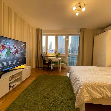 Super Rondo Onz Metro Nowe Wifi 300 Mb/s Aircondition Netflix Spotify * Varşova