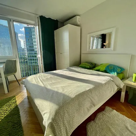 Super Rondo Onz Metro Nowe Wifi 300 Mb/s Aircondition Netflix Spotify Varşova