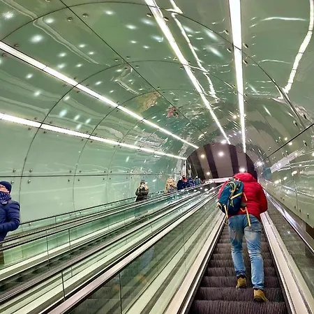 Super Rondo Onz Metro Nowe Wifi 300 Mb/s Aircondition Netflix Spotify Varšava