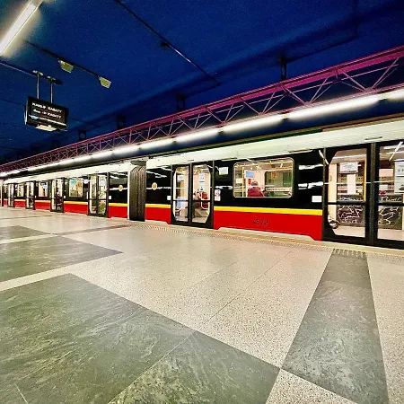 Super Rondo Onz Metro Nowe Wifi 300 Mb/s Aircondition Netflix Spotify Apartmán *