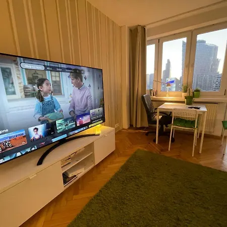 Apartmán Super Rondo Onz Metro Nowe Wifi 300 Mb/s Aircondition Netflix Spotify *