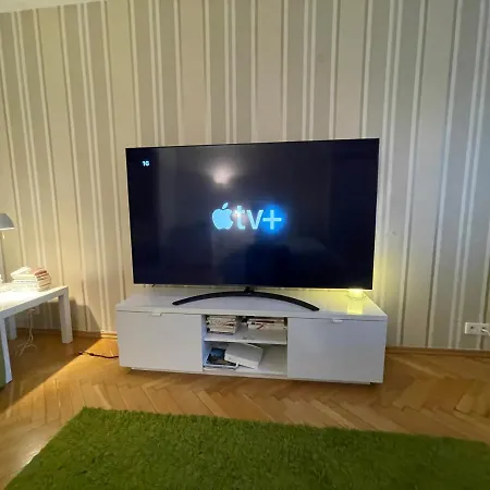 Super Rondo Onz Metro Nowe Wifi 300 Mb/s Aircondition Netflix Spotify Apartmán