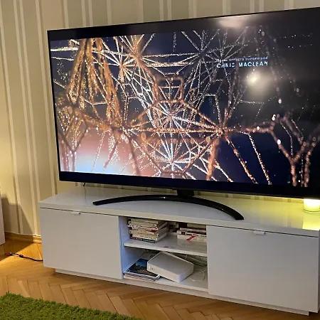 Super Rondo Onz Metro Nowe Wifi 300 Mb/s Aircondition Netflix Spotify Apartmán *